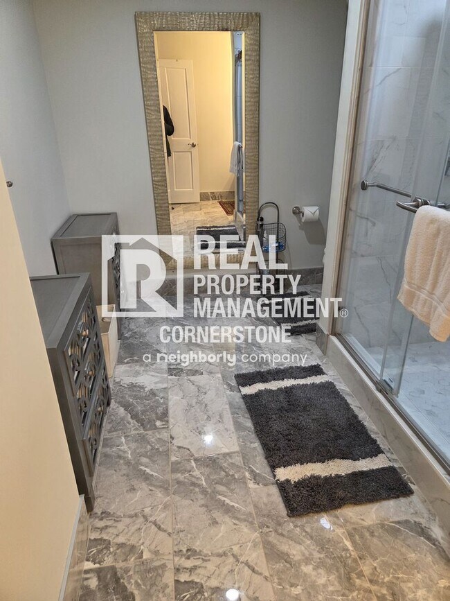 Building Photo - 125 S Kalamazoo Mall