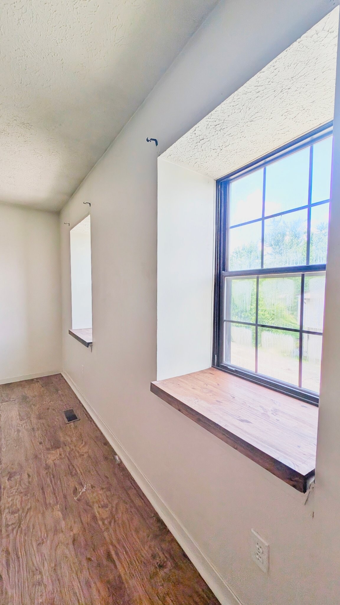 Building Photo - 503 E Graham Pl