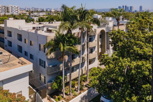 Richland Ave - Lido Apartments - 11221 Richland Ave