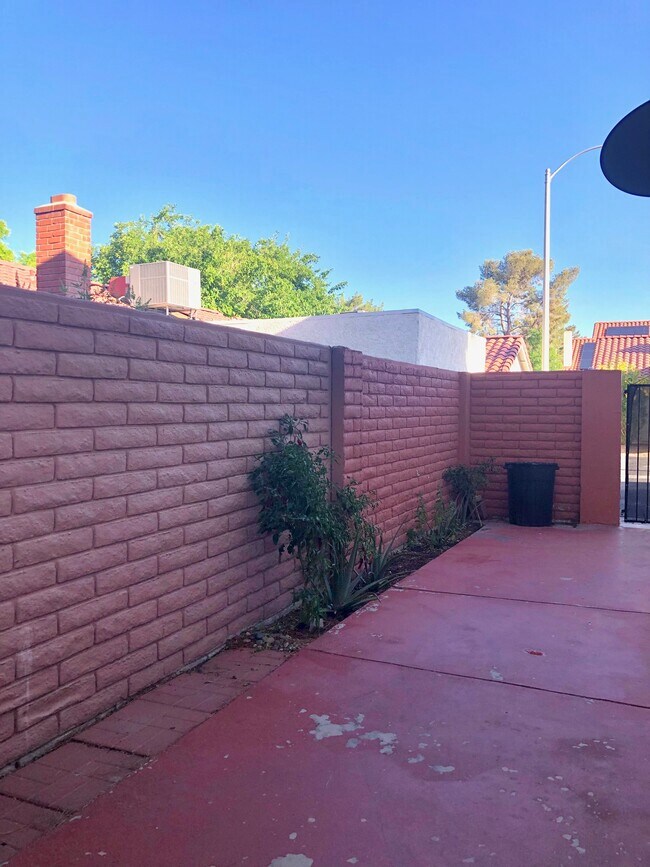 Building Photo - 823 Spyglass Ln