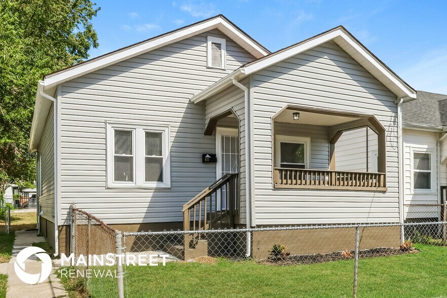 Building Photo - 637 Lindell Ave