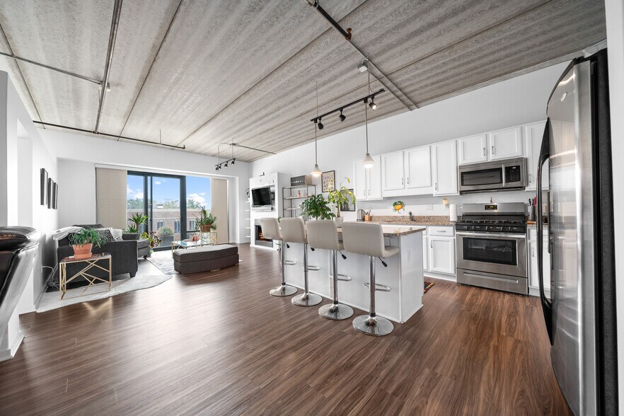 Building Photo - 101 Curry Ave