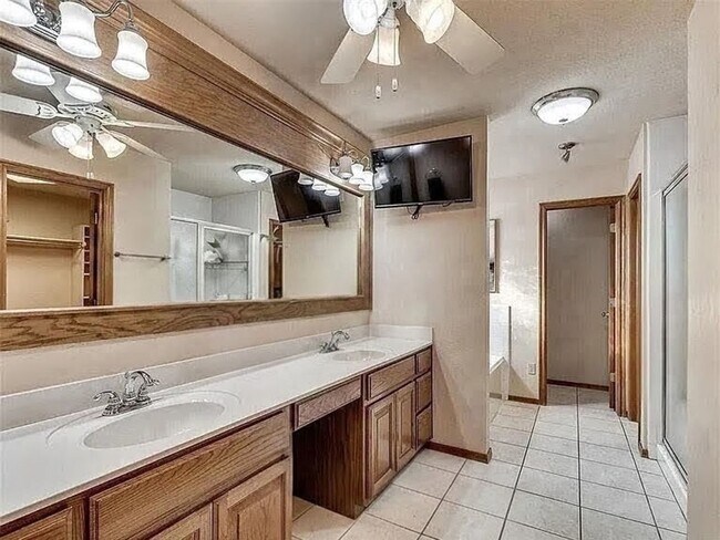 Building Photo - 4012 Morning Star Dr