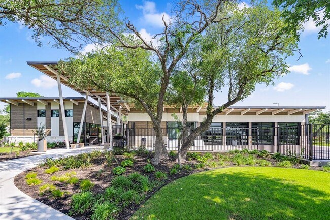 Building Photo - 121 Morrison Dr