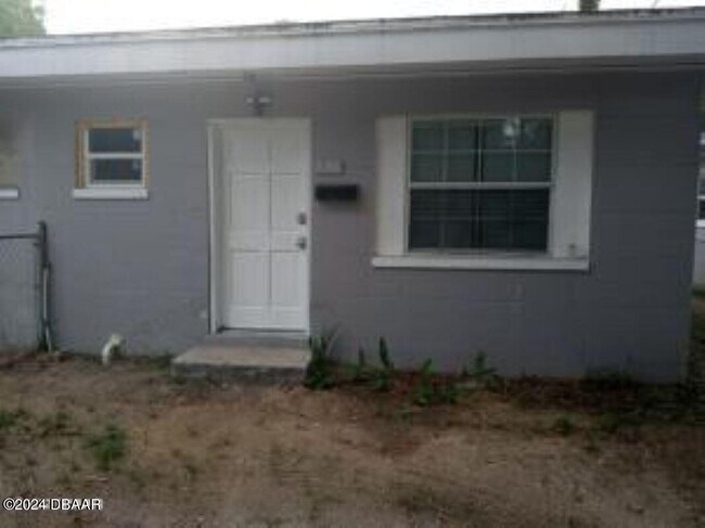 Building Photo - 528 Park Dr