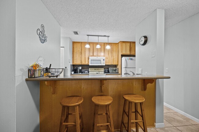 Building Photo - 12196 Sag Harbor Ct