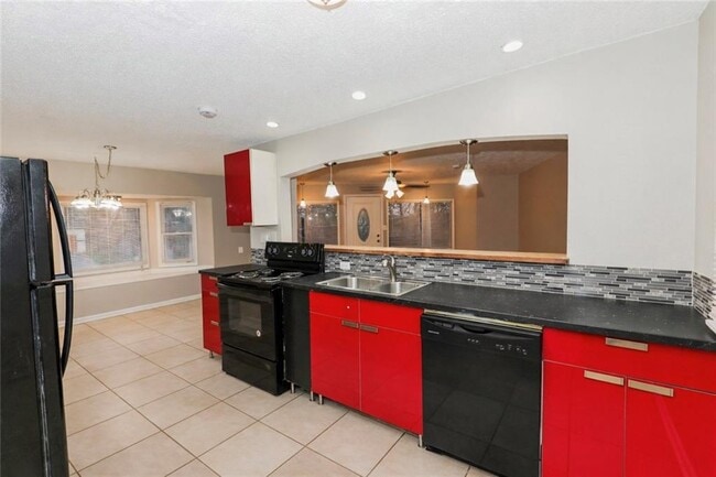 Building Photo - 2018 Pryor Rd SW