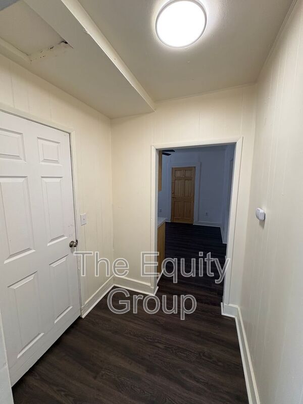 Building Photo - 10596 Ave 344