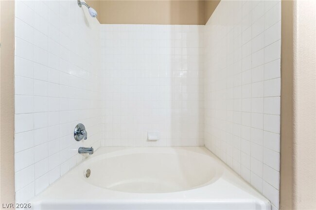 Building Photo - 2113 Echo Bay St