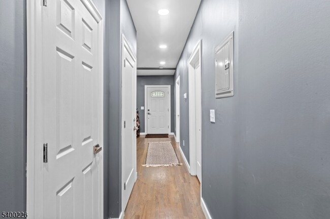 Building Photo - 110 Park Ave