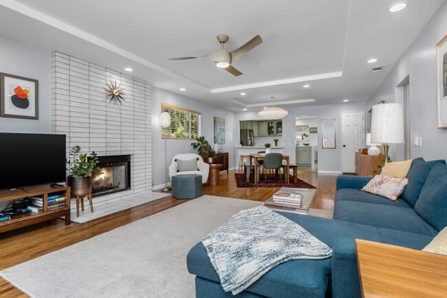Building Photo - A charming 3-bedroom, 2.5 bath home in Don...