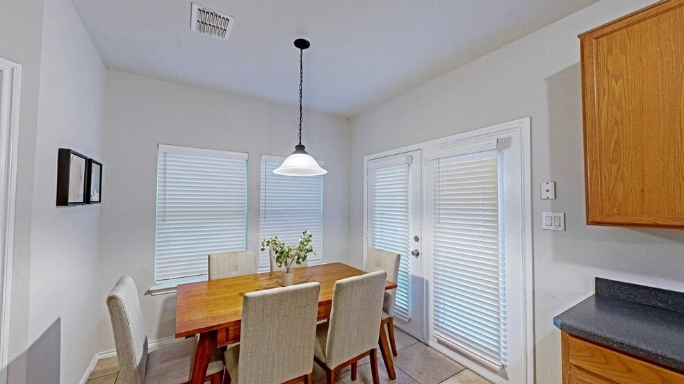 Building Photo - Affordable charm in Ferris – your cozy home at an unbeatable price!