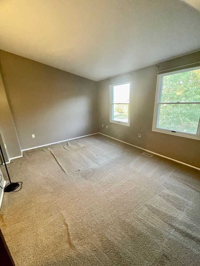 Building Photo - 2 Bed 1.5 Bath- Oakdale PA! Hawthorne Vill...