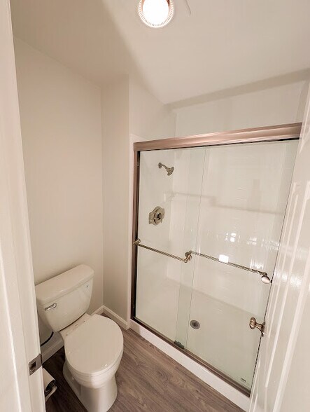 1st BR Shower - 25855 McBean Pky