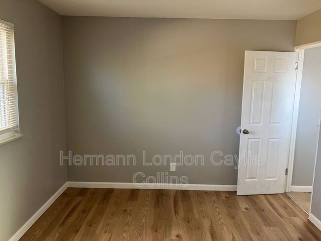 Building Photo - 11016 Saginaw Dr