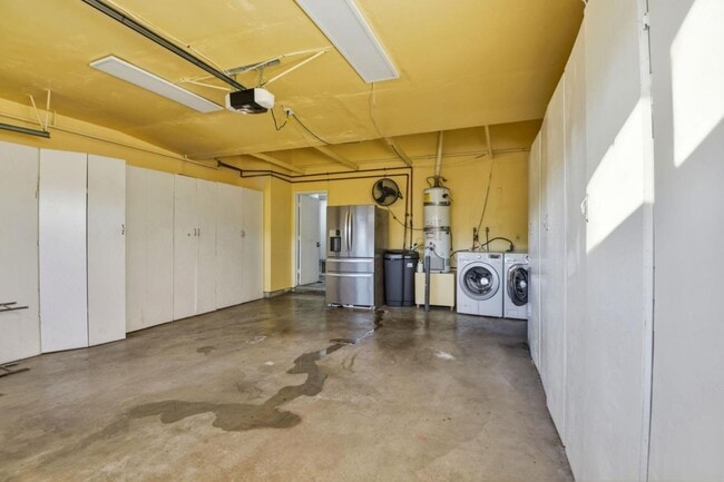 Building Photo - 12361 Andy St