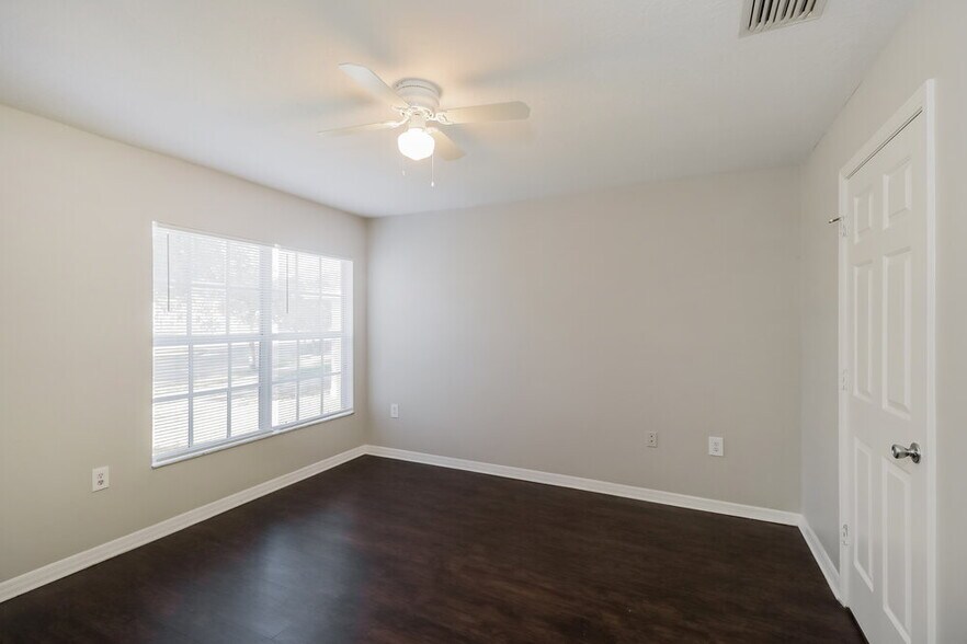 Building Photo - 2408 E 31st Ave
