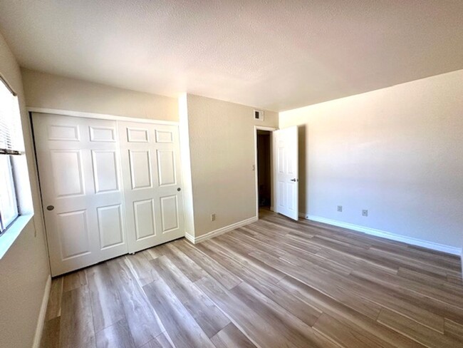 Building Photo - Guard Gated SW Community. 1 Bed. 1 Bath. 2...