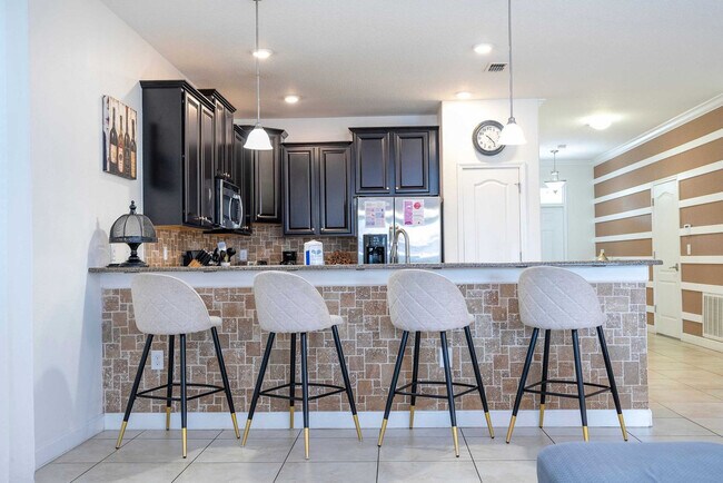 Building Photo - 1400 Moon Valley Dr