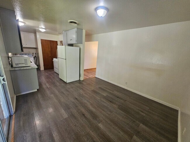 Building Photo - 3 Bedroom 1 Bathroom Home For Rent in Tehama!