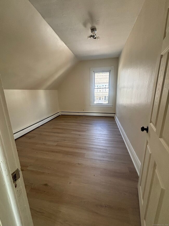 Building Photo - 161 Cliff St