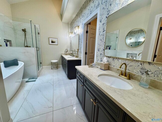 Building Photo - 1024 Split Rock Cove