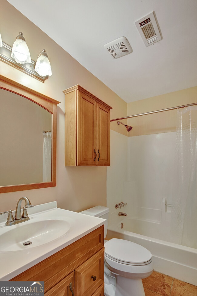 Building Photo - 100 Quail Run