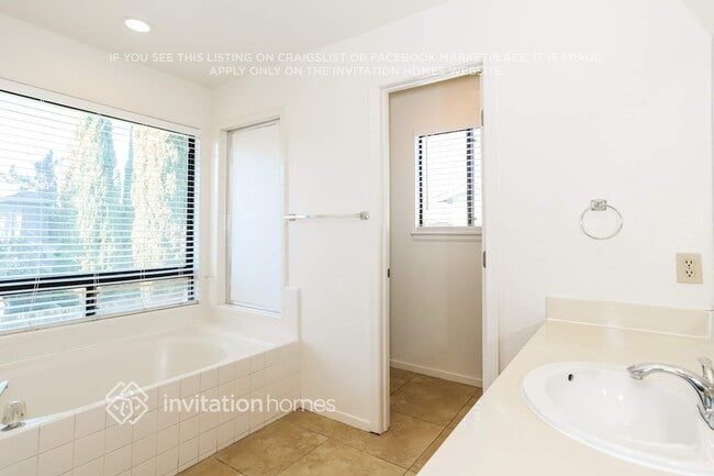 Building Photo - 1241 Countryside Ln