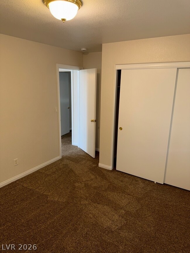 Building Photo - 8475 Regal Hills Ct
