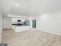 Building Photo - 980 N Marshall St