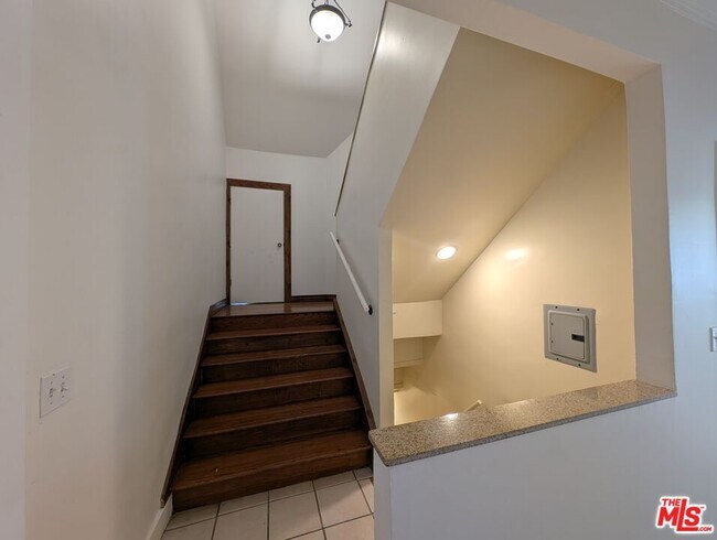 Building Photo - 2404 5th Ave