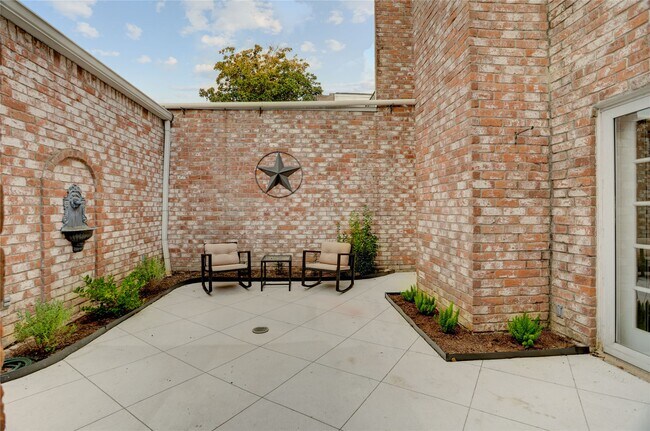 Building Photo - 7514 Olympia Dr