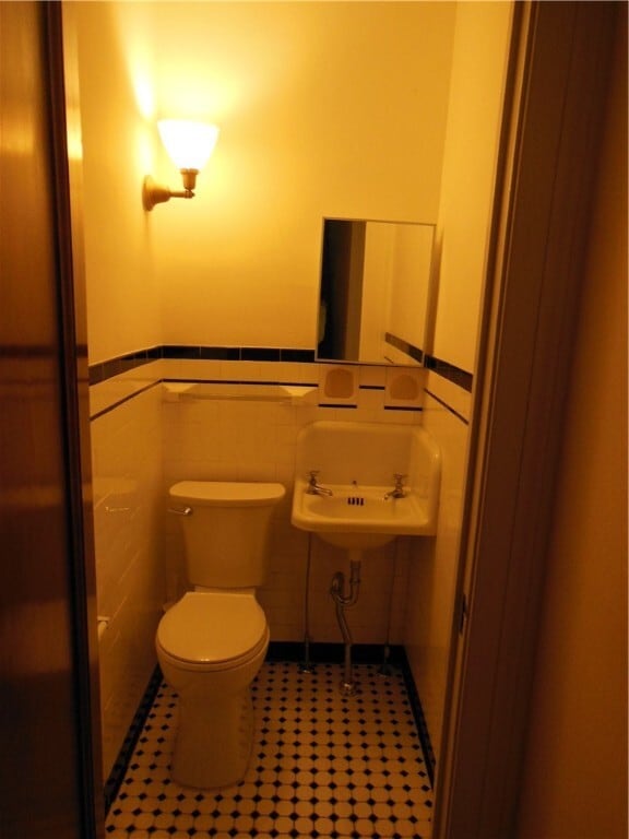 Building Photo - 369 Westminster Rd