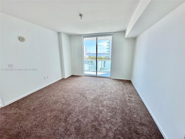 Building Photo - 7900 Harbor Island Dr
