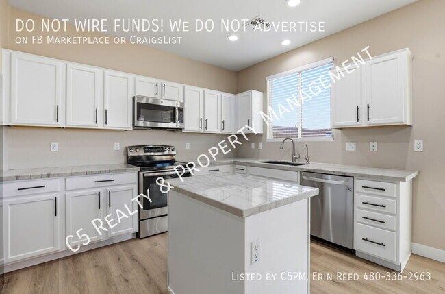 Building Photo - 17335 W Woodlands Ave