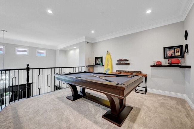 Building Photo - Entertainers dream