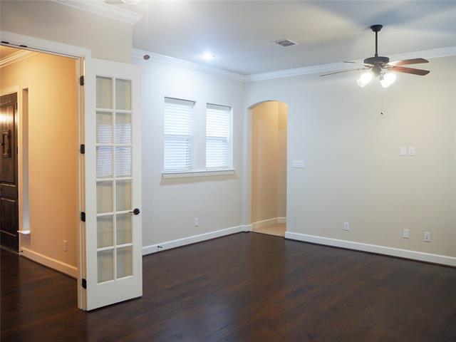 Building Photo - 400 Sunflower Ave