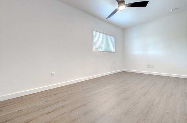 Building Photo - Fully Rebuilt 3BD Gem with Designer Finish...