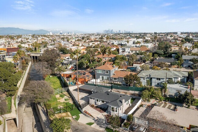 Building Photo - Designer Culver/Fairfax House + Studio | Dog Run & Private Orchard | 3-Car Parking