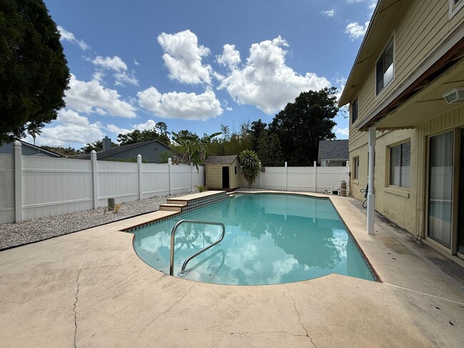 Building Photo - East Orlando Pool Home