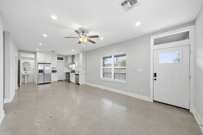 Building Photo - 603 Edgewood St
