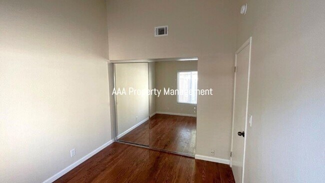 Building Photo - Concord Beautiful 4 bedroom 2.5 bathroom townhouse, 1496 sq ft available now!