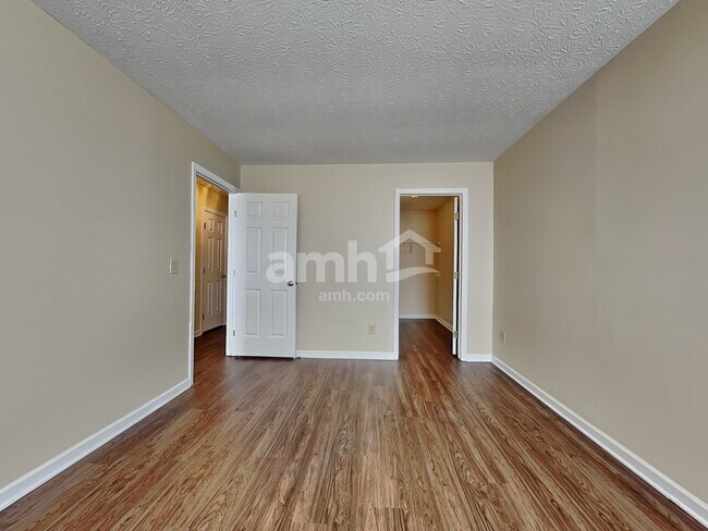 Building Photo - 6344 Sterling Woods Dr