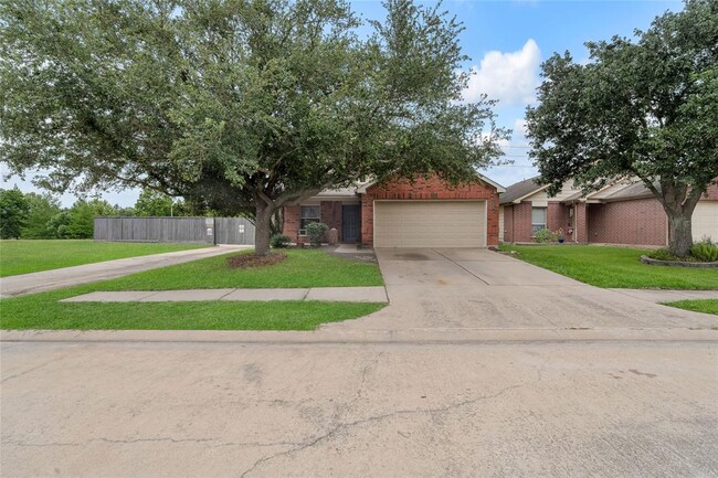 Building Photo - 24422 Lakecrest Village Dr