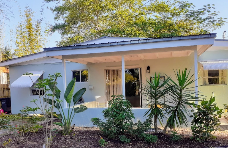 Building Photo - 117 SE Solaz Ave