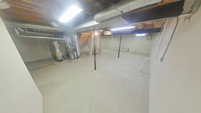 Building Photo - "Chic & Spacious 2-Bed Condo in Sterling Heights – 2.5 Baths & 1383 Sq. Ft. of Comfort!"