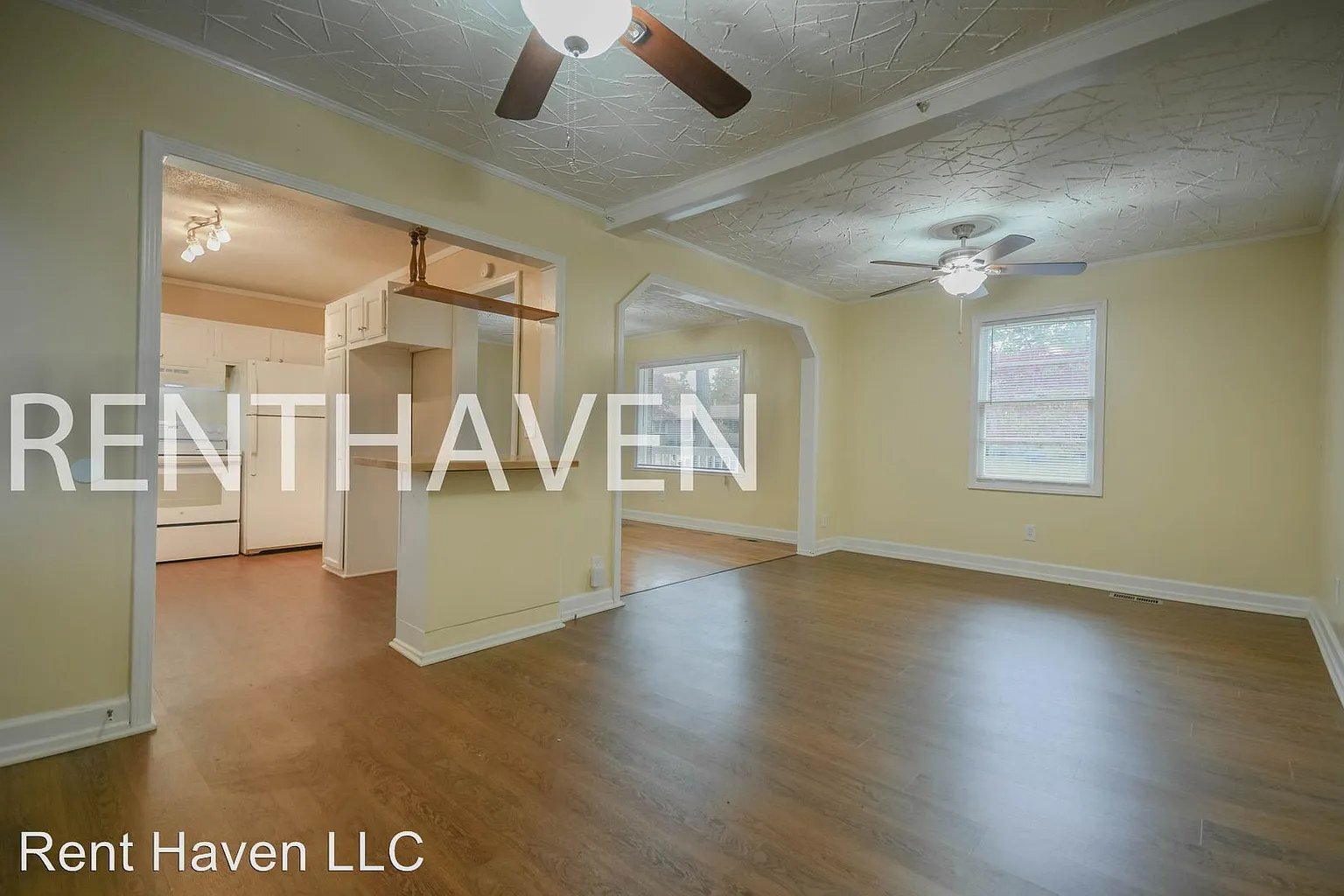 Building Photo - 2816 Friendly Ln