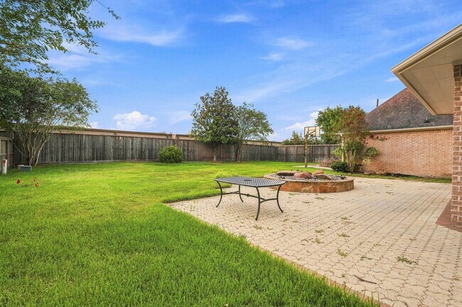 Building Photo - 1726 Parklake Village Dr