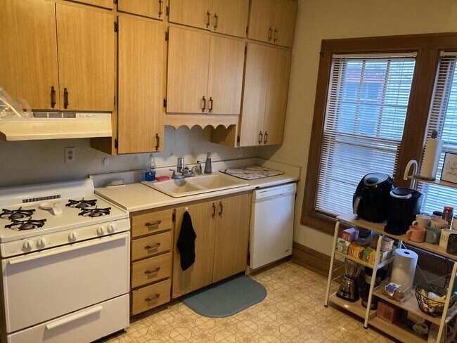 Building Photo - 2937 N Frederick Ave