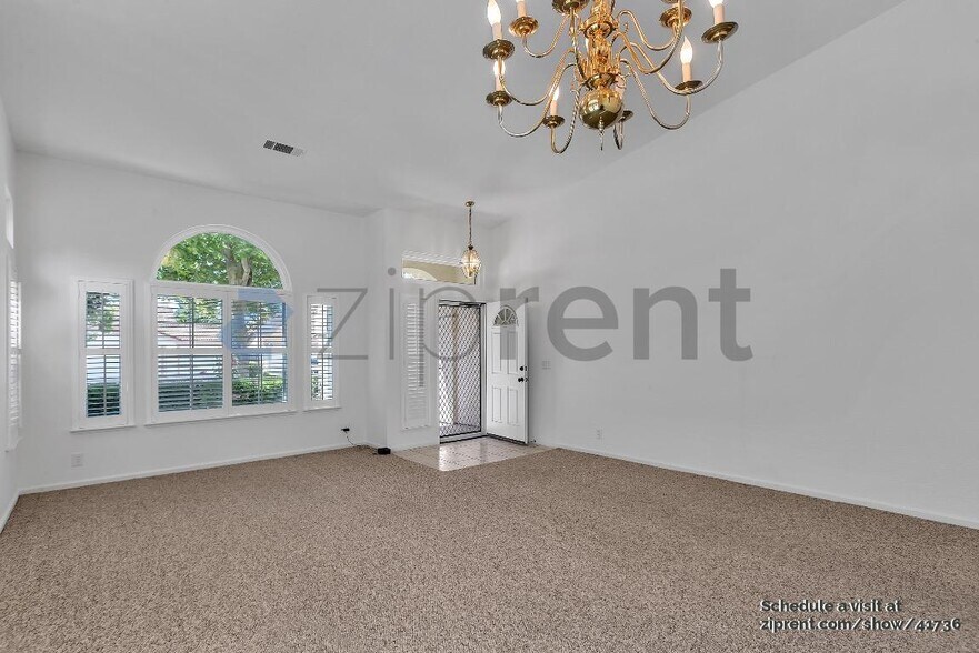 Building Photo - 10034 River Oaks Dr